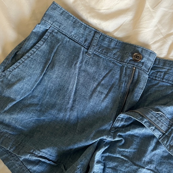 GAP Classic Blue Jean Shorts - Picture 3 of 5
